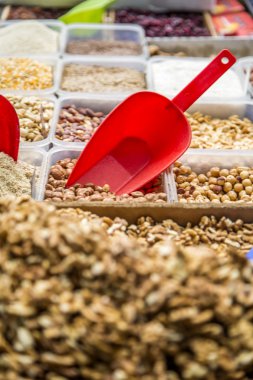 Piyasada farklı fındık