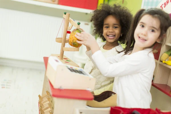 Chicas liitle multirraciales — Foto de Stock