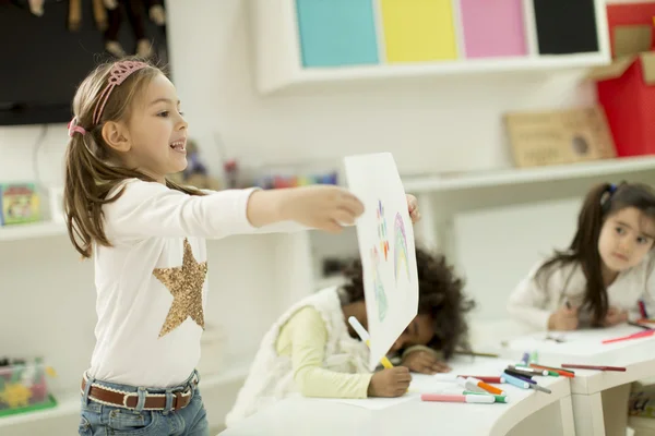 Niños multiraciales en la sala de juegos —  Fotos de Stock