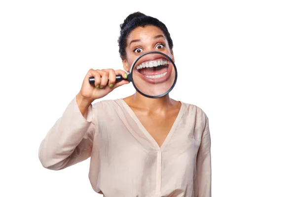 Žena zobrazeno zuby — Stock fotografie