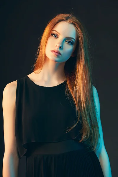 Modeporträt der schönen rothaarigen Mädchen — Stockfoto