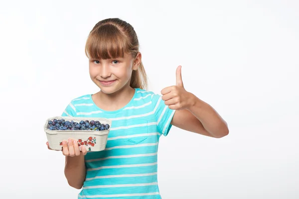 Sonriente niña en edad escolar primaria —  Fotos de Stock