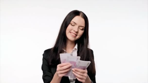 Mujer de negocios dando efectivo en euros — Vídeos de Stock