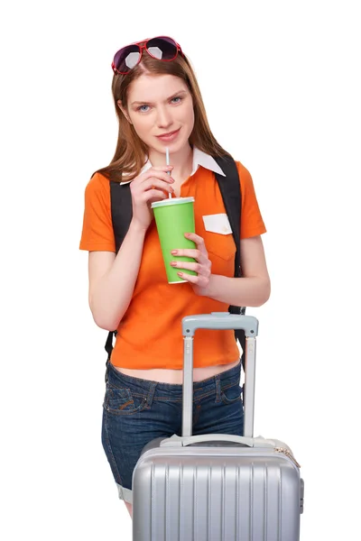 Menina sorridente com mochila e mala — Fotografia de Stock