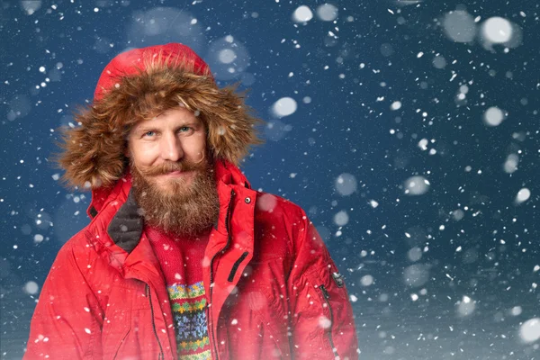 Hombre guapo en invierno nieve —  Fotos de Stock