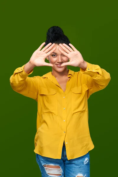 Mujer mostrando diez dedos — Foto de Stock