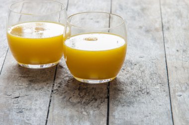 portakal suyu ahşap arka plan