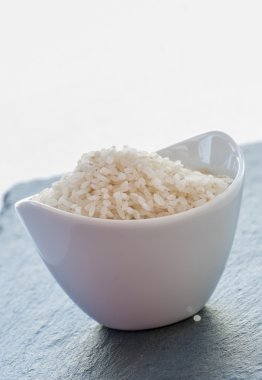 yakın kadar kabın içinde pirinç