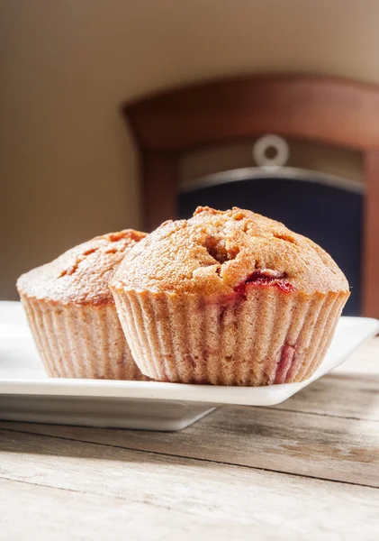 Hausgemachte Erdbeer-Orangen-Muffins — Stockfoto