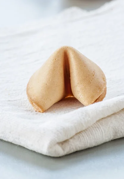 Fortune cookie på nära håll — Stockfoto