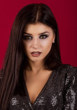 Cazibe makyaj partisi arıyor