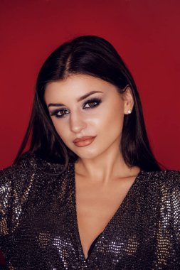 Cazibe makyaj partisi arıyor