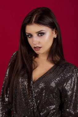 Cazibe makyaj partisi arıyor