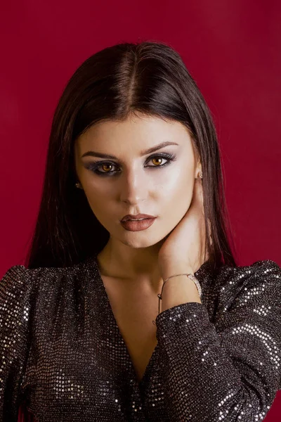 Cazibe makyaj partisi arıyor