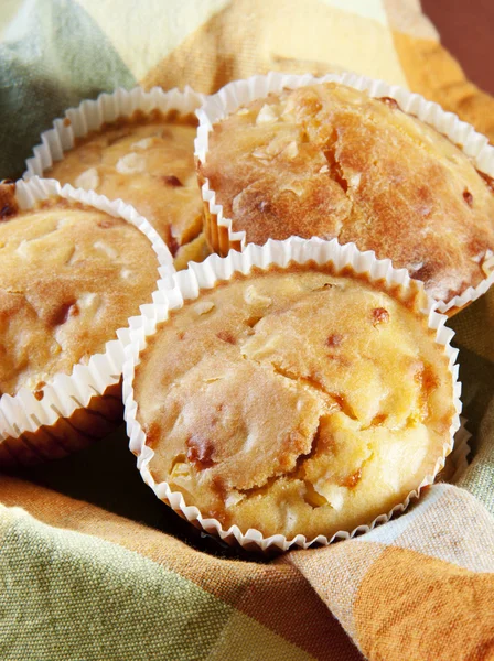 Freshly baked cornbread muffins with cheddar cheese — Stock Photo, Image