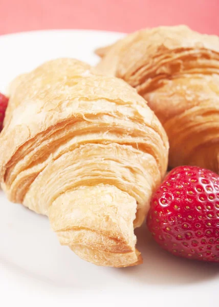 Croissants proches de fraise — Photo