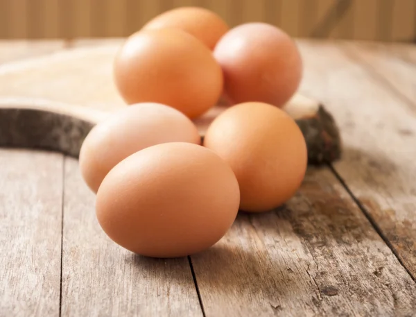 Яйца близко — стоковое фото