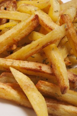 fırında patates tuz, yağ ve baharatlar