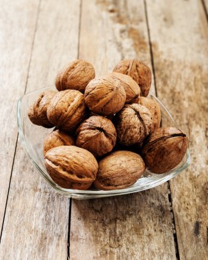 ahşap zemin üzerine fındık