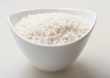 yakın kadar kabın içinde pirinç