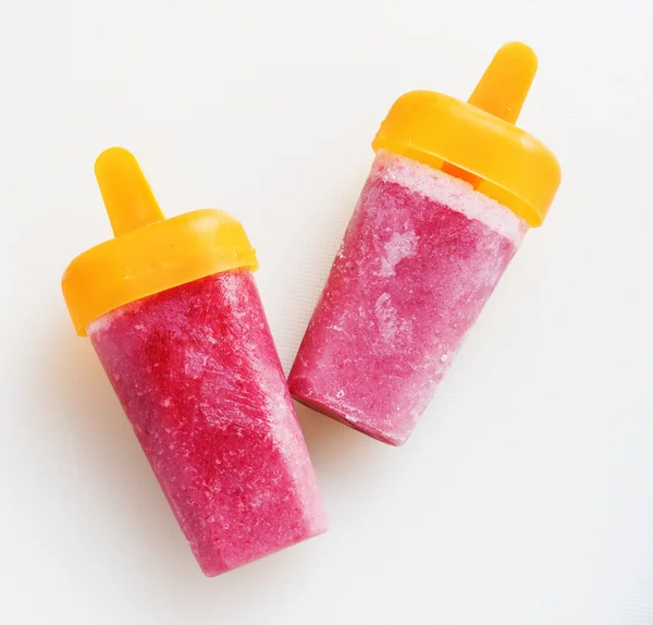 Çilekli dondurma çubuğu