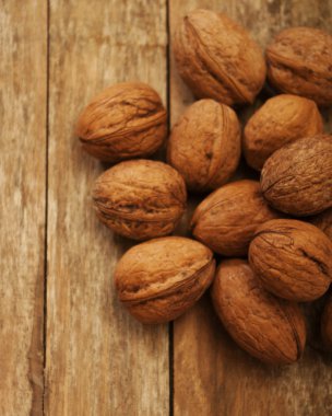 ahşap zemin üzerine fındık