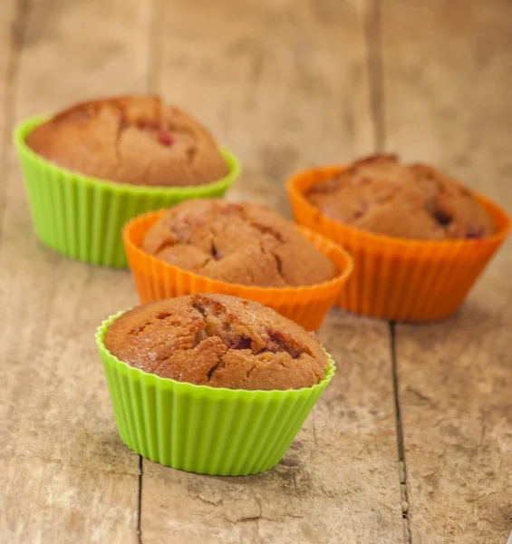 Muffin fatti in casa alla fragola e all'arancia — Foto Stock