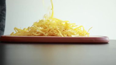 Tahta Tahta Işık Arkaplanda Taze Tagliatelle Makarnası