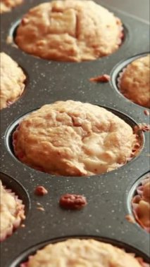 Lezzetli sağlıklı yulaflı armutlu çöreğe yakın çekim