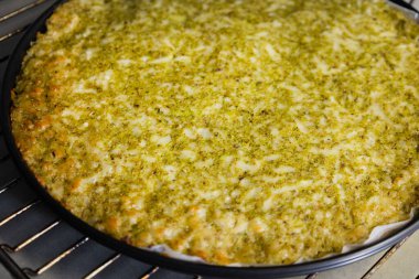 Brokoli Pizzasının Adım Adım Hazırlanması Sağlıklı Sebze Tarifi