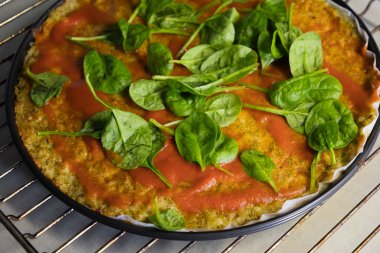 Brokoli Pizzasının Adım Adım Hazırlanması Sağlıklı Sebze Tarifi