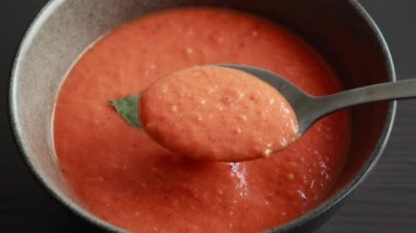 Kremalı Kızarmış Domates ve Kırmızı Çan Biber Çorbası Sonbahar Tarifi