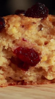 Turuncu ve Kurutulmuş Yabanmersinli Kekler Bayramlık Pişmiş Tatlı