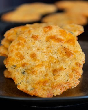 Çıtır Cheddar Tuzlu Kurabiyeler Altın Ev Yapımı Peynirli Atıştırmalık