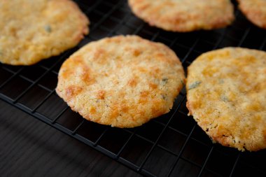 Çıtır Cheddar Tuzlu Kurabiyeler Altın Ev Yapımı Peynirli Atıştırmalık