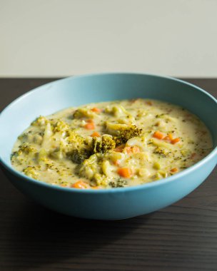 Kremalı Brokoli Peynir Çorbası Kışlık Konfor Yemeği