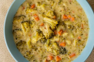 Kremalı Brokoli Peynir Çorbası Kışlık Konfor Yemeği