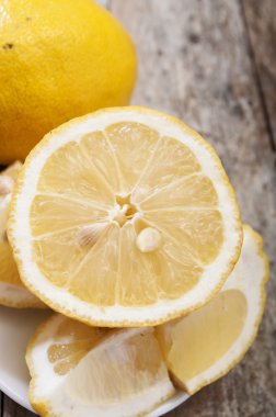 taze limon kesilmiş