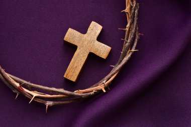 Hıristiyan çapraz ve İsa Mesih, dikenli taç