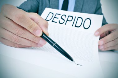 adam bir belgede metin despido, görevden alınmasında İspanyolca ile gösterilir