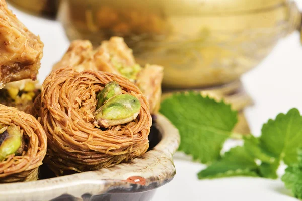 çeşitli baklava hamur işleri