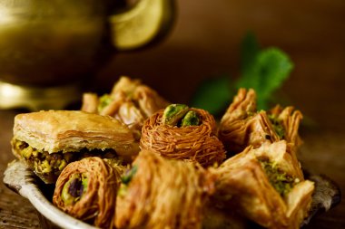 çeşitli baklava hamur işleri