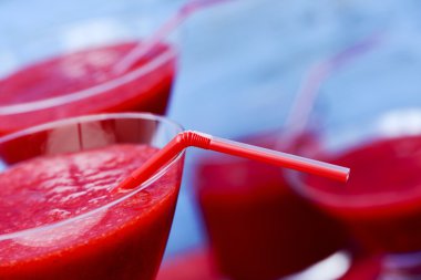 taze kırmızı smoothies