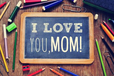 Seni seviyorum anne bir kara tahta içinde metin