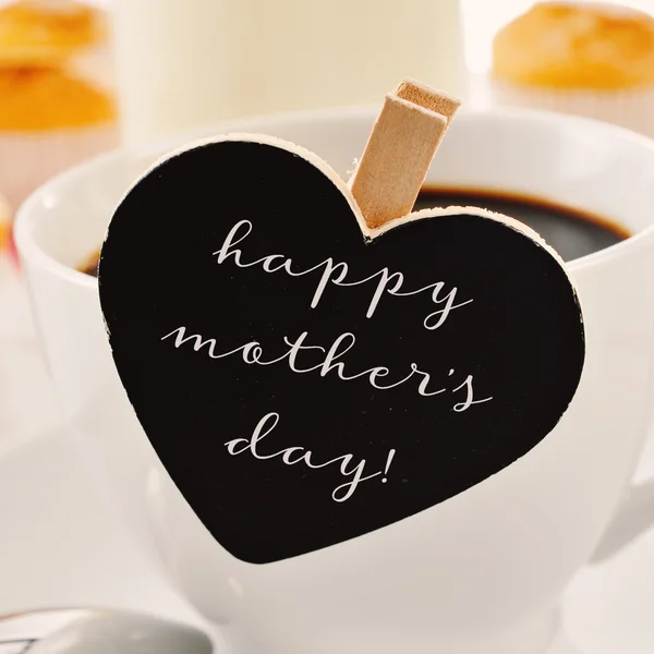 Breakfast and text happy mothers day in a heart-shaped blackboar — Stock Photo, Image