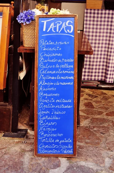 Schoolbord menu van tapas in Spanje — Stockfoto