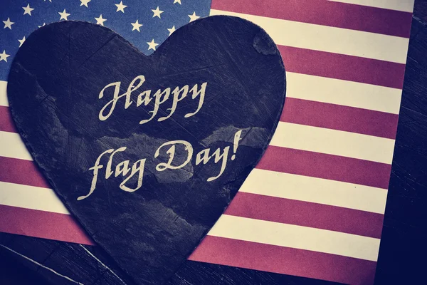 Texto feliz día de la bandera y la bandera de los Estados Unidos — Foto de Stock