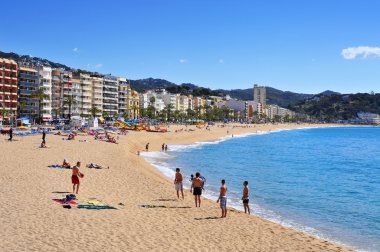 güneşlenenbirileri varsa Platja de Lloret Beach Lloret de Mar, İspanya