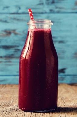 kırmızı yüzlü Detoks