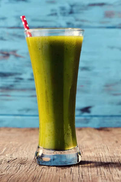 Green detox smoothie — Stock Photo, Image